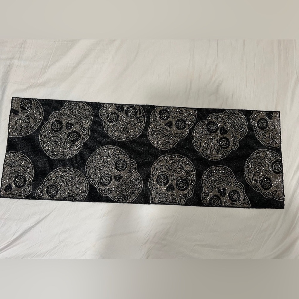 Beaded table runner Halloween